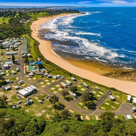 Blue Lagoon Beach Resort Bateau Bay Exterior photo