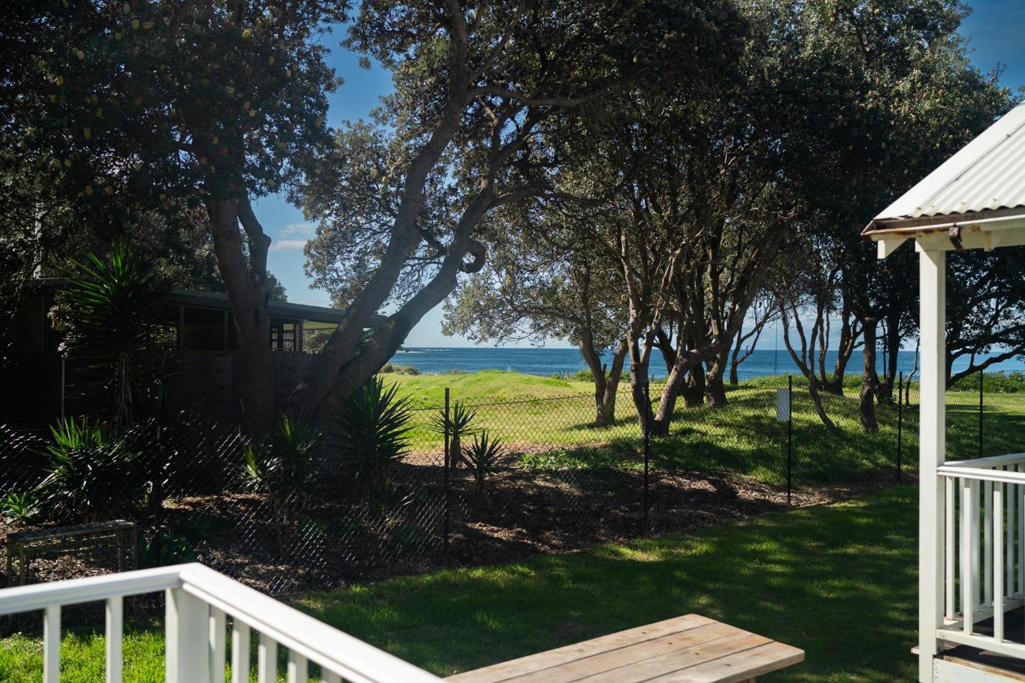 Blue Lagoon Beach Resort Bateau Bay Exterior photo