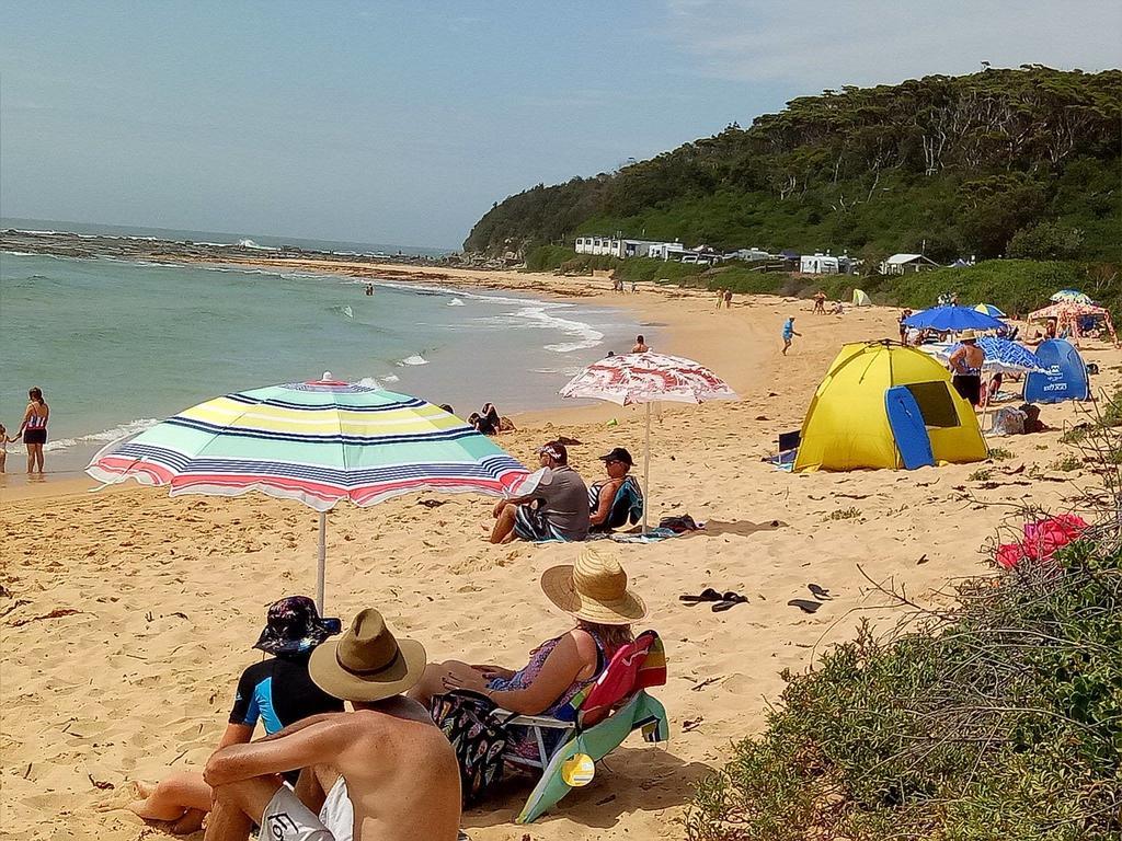 Blue Lagoon Beach Resort Bateau Bay Exterior photo
