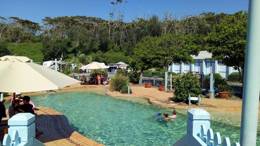 Blue Lagoon Beach Resort Bateau Bay Exterior photo